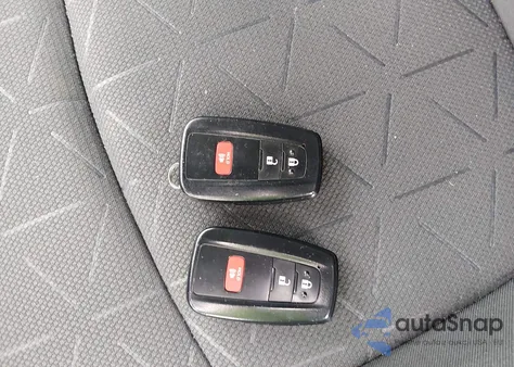 2021 Toyota Rav4 Xle z USA, uszkodzony, nr VIN 2T3P1RFV6MC185208